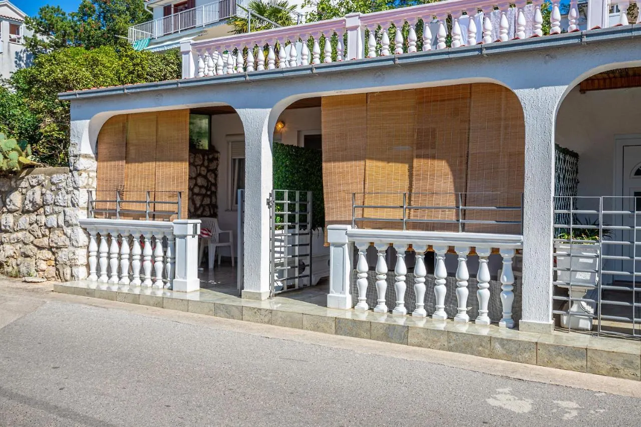 Apartments In Dramalj 41528